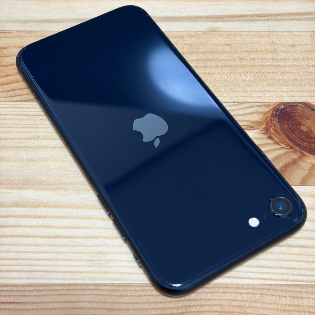 高*歌様 バッテリー新品　iPhoneSE第3世代64GB SIMフリー　美品