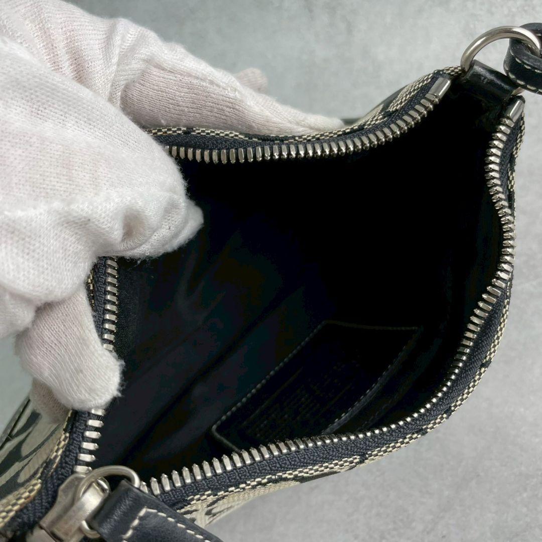 バッグ Coach accessory pouch vintage signature