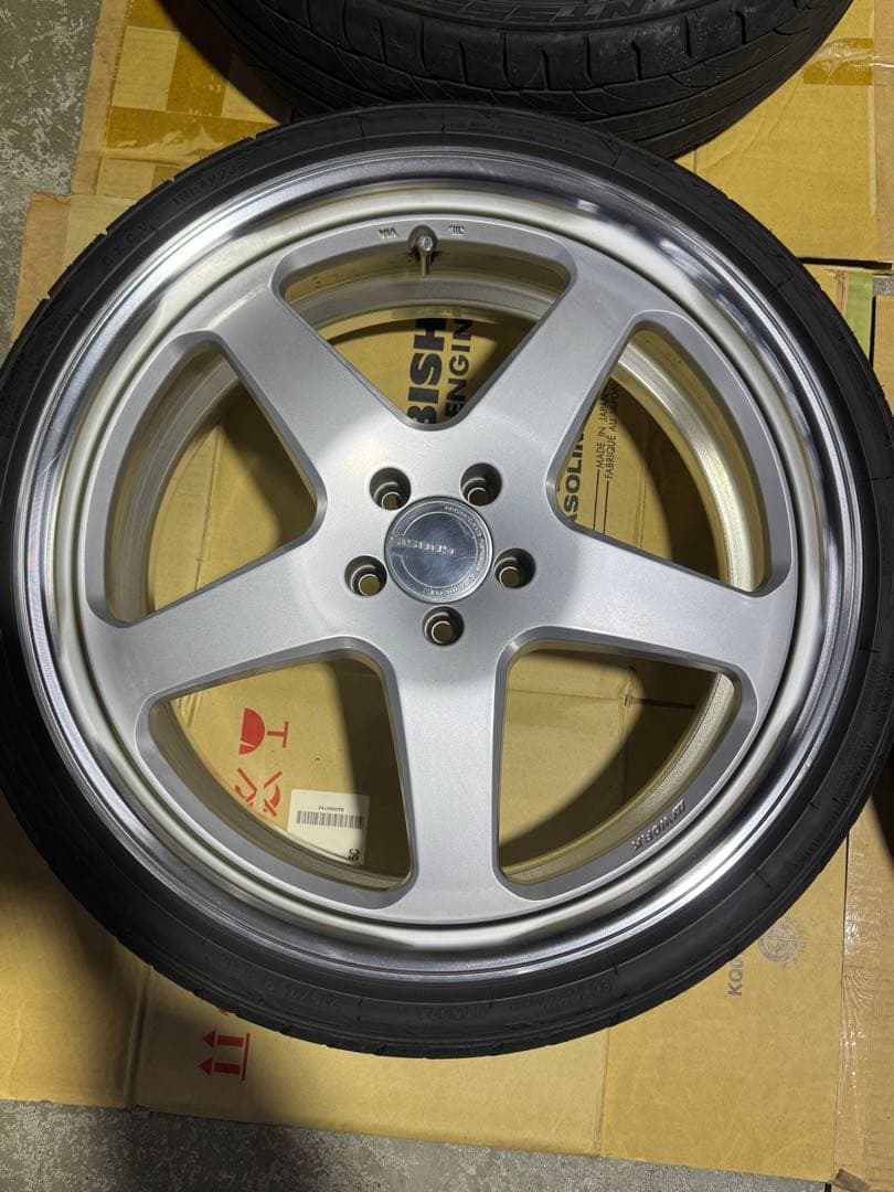 ワーク　グノーシス　19インチ　30系プリウス　215/35R19 ナット付き