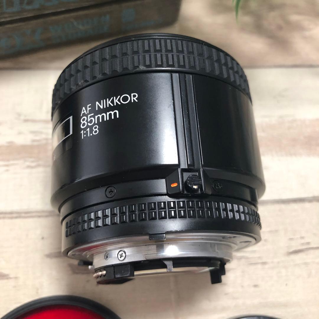 Nikon NIKKOR 85mm F1.8 単焦点レンズ