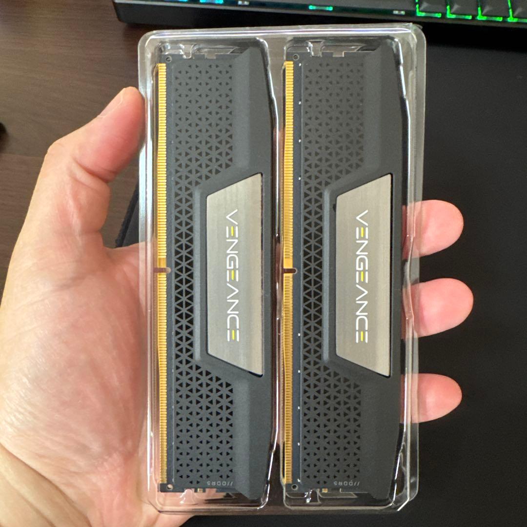 メモリー CORSAIR VENGEANCE DDR5 32GB 5600MHz CL36