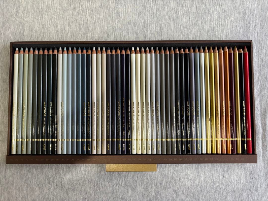 三菱鉛筆　240色　限定色鉛筆　 uni COLOR 240