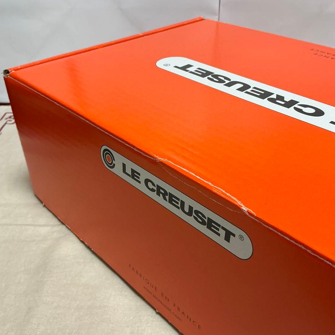 ルクルーゼ　ソーシエ 21cm オリーブ ブランチレリーフ コットン