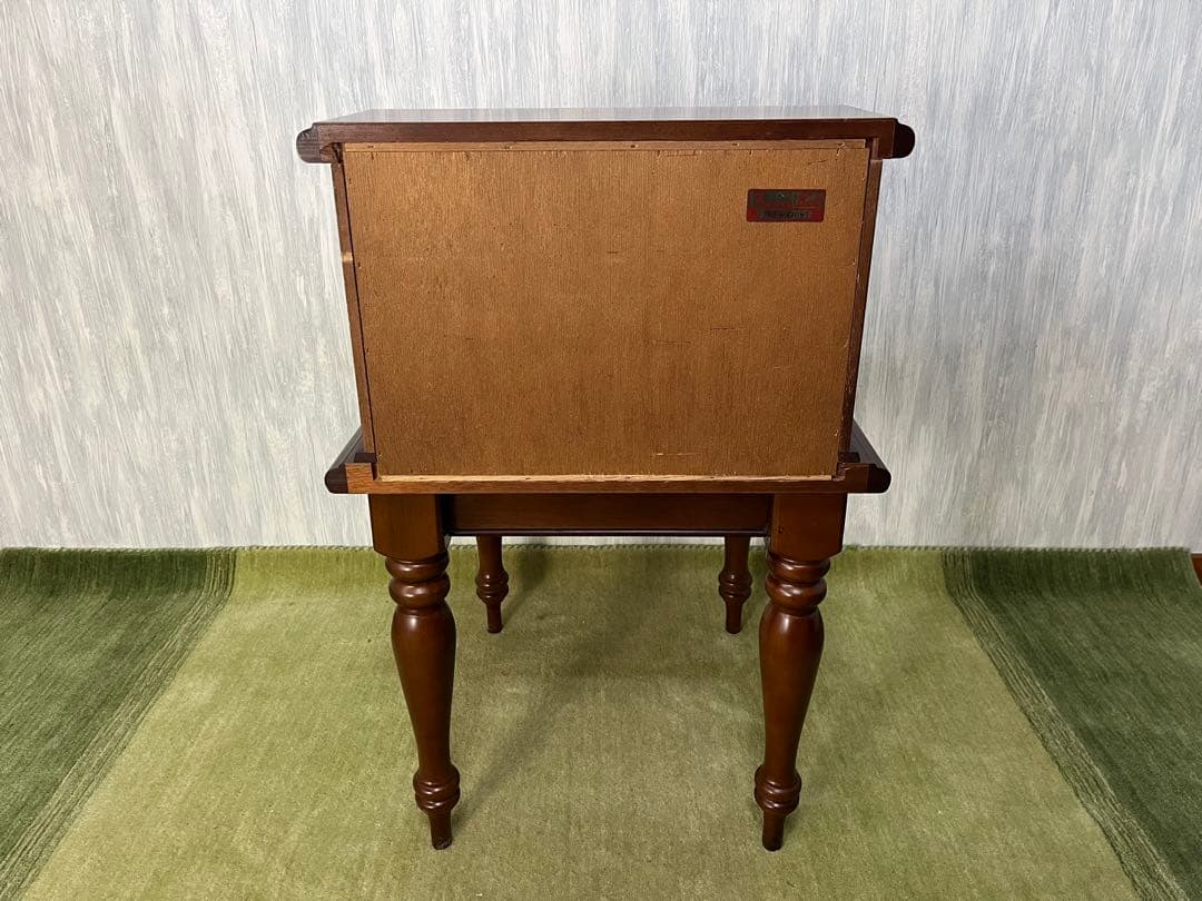 フランスベッド社製　ナイトテーブル