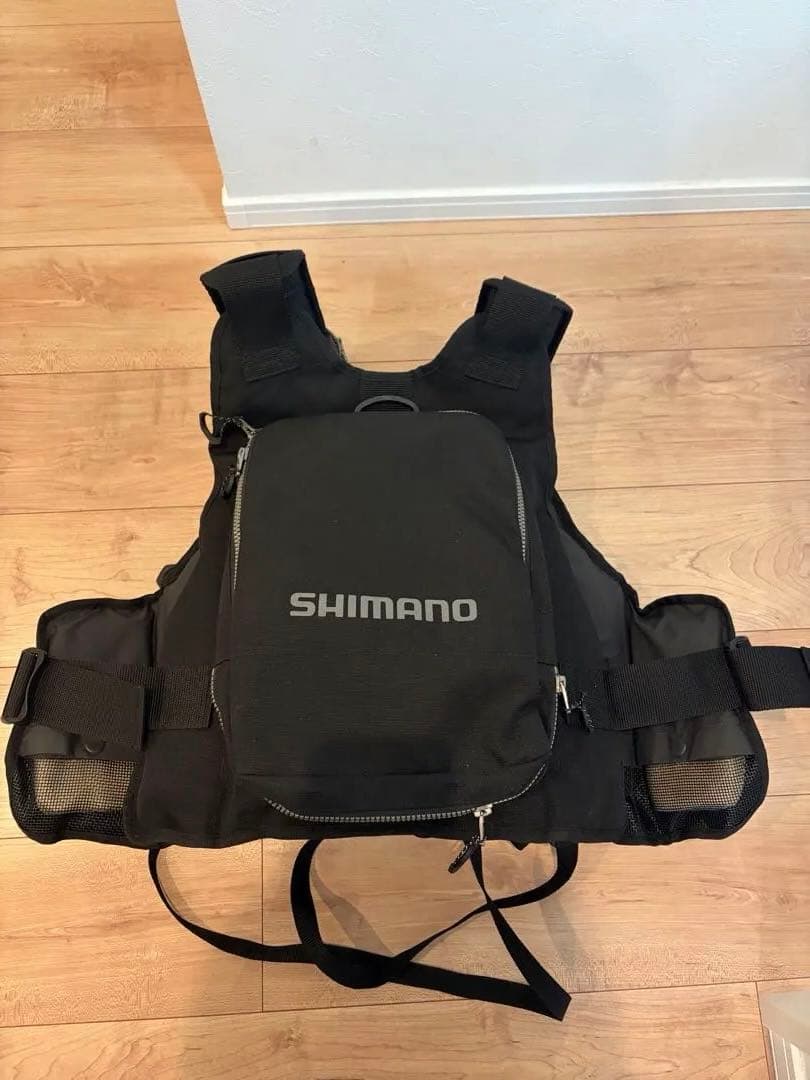 ぴ*ぴ様 【美品】SHIMANO ブラック フィッシングベストフローティング