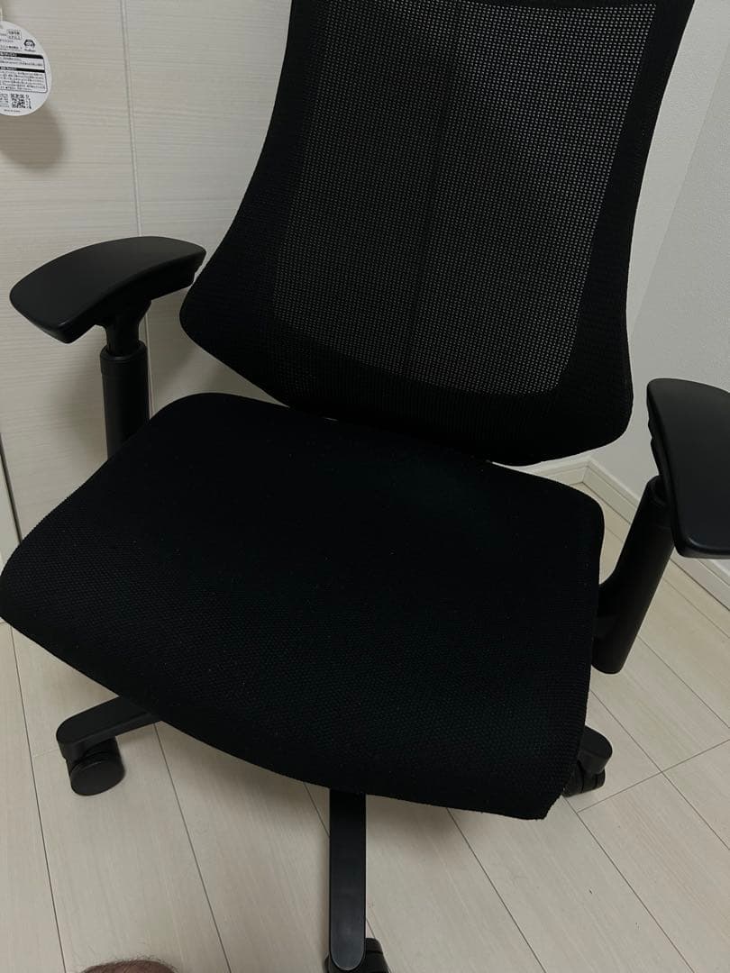イトーキ エフチェア　アジャスタブル肘　オフィスチェア　処分価格