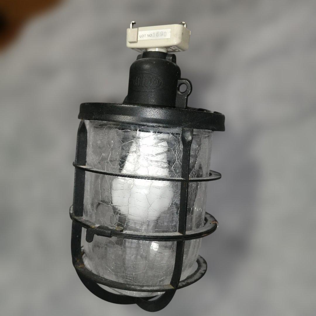 factory　船内レトロなアイアン×クラックガラスのシーリングライト　中古