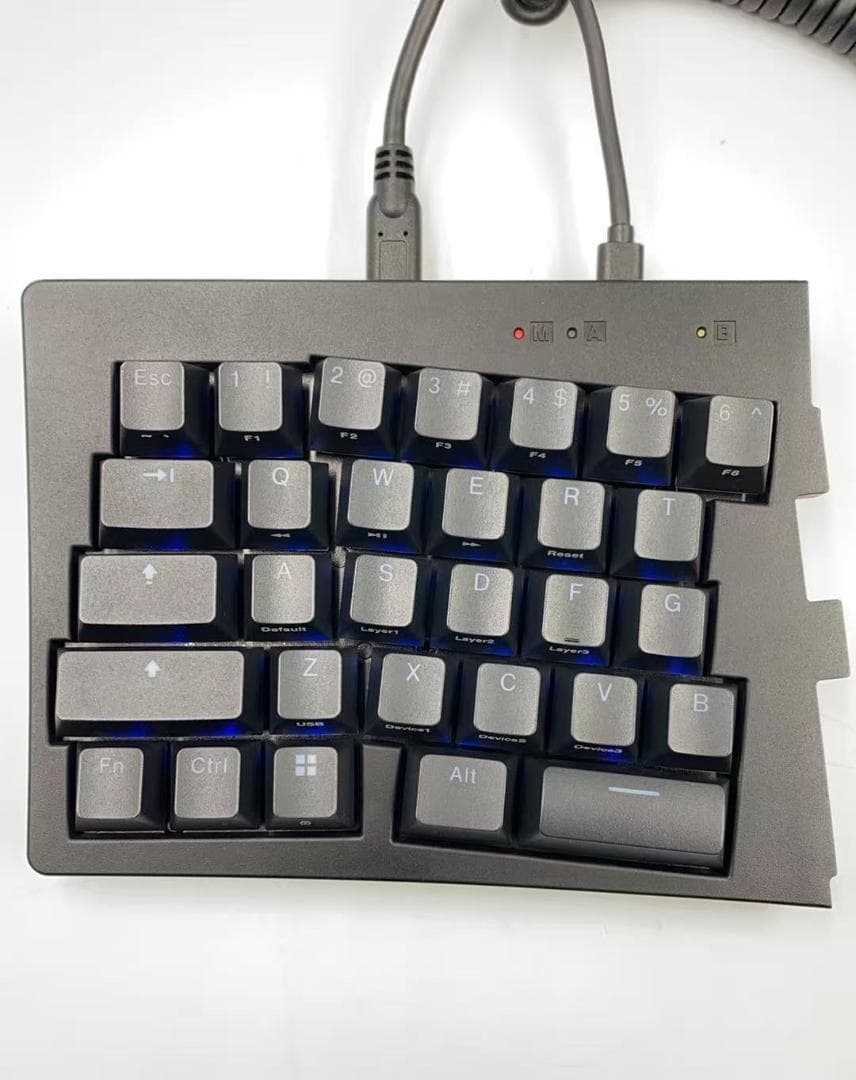 MISTEL BAROCCO MD600 ALPHA BT RGB分割キーボード