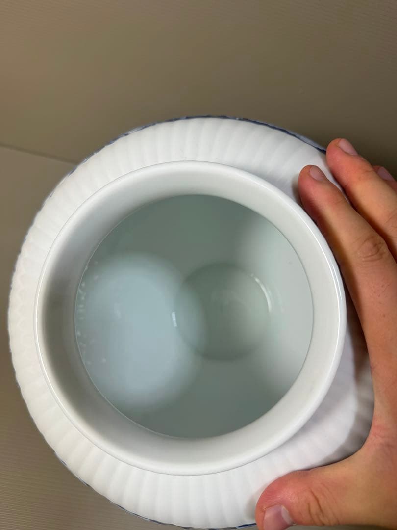 2280 有田焼 名工 緒方松右衛門 作 染付牡丹図 盛上彫文 壺 花瓶