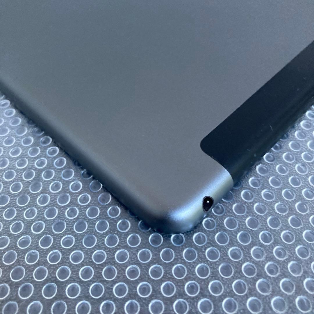 3589【早い者勝ち】電池最良好☆iPad8 第8世代 32GB SIMフリー☆