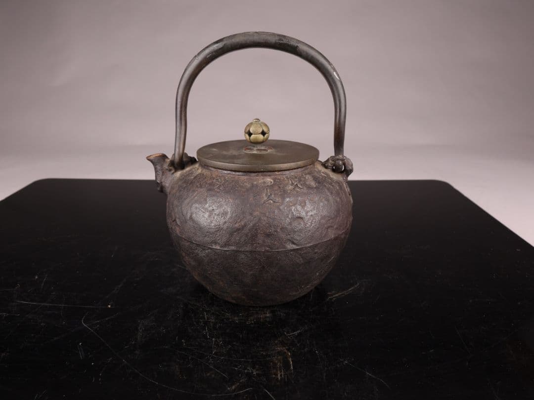 A550 鉄瓶 【亀文堂】 山水文 提梁銀象嵌 重量1693g 1200ml