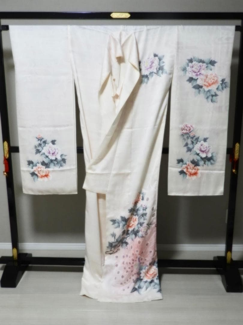 お値下げします！【仮縫い・未仕立て】振袖 正絹 白地 孔雀と牡丹柄 レトロモダン
