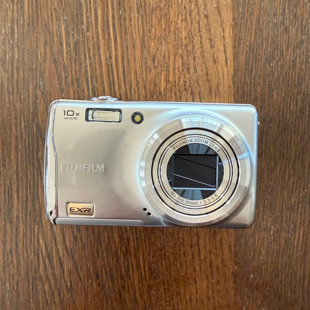 【美品】Fujifilm F70 EXR デジタルカメラ SDカード付き！