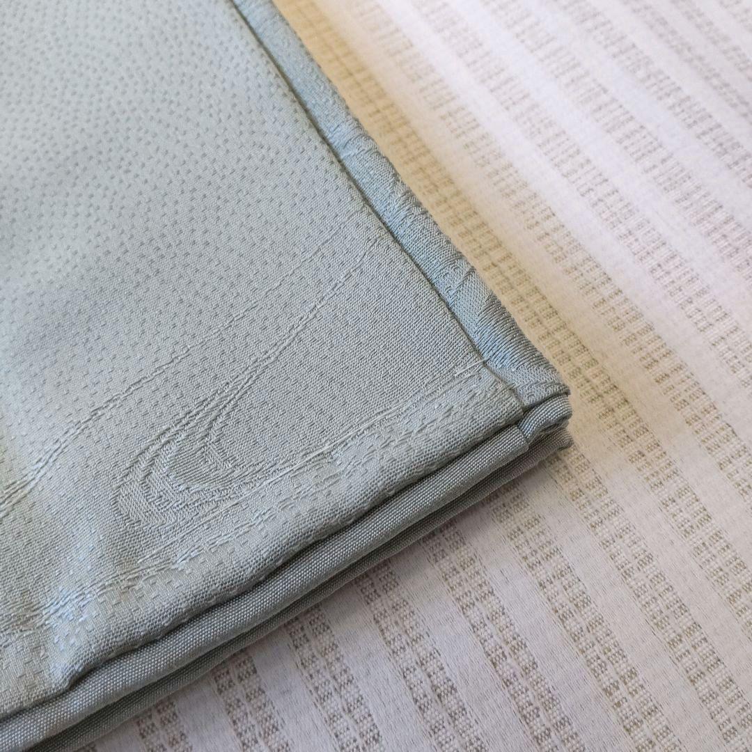 【色無地】未使用品✣上品で透明感ある薄青磁 一つ紋 身丈159cm/裄丈66cm