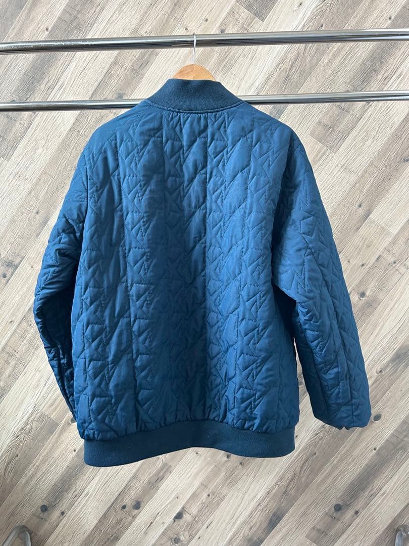 ★ アベイジングエイプ 刺繍ロゴ キルティング リバーシブル スタジャン