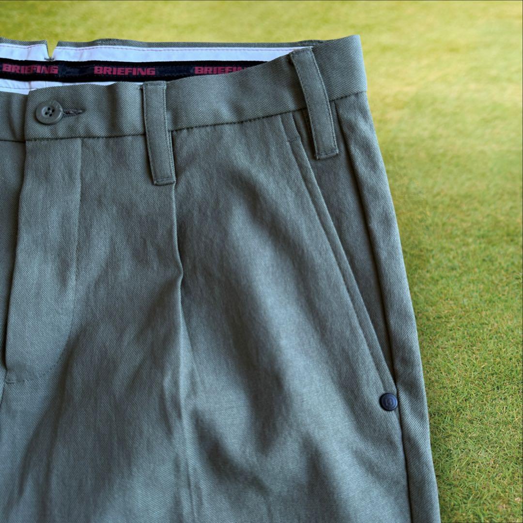 未使用級　ブリーフィングゴルフ　パンツ　S〜M相当　タック入り　カーキ　リネン混