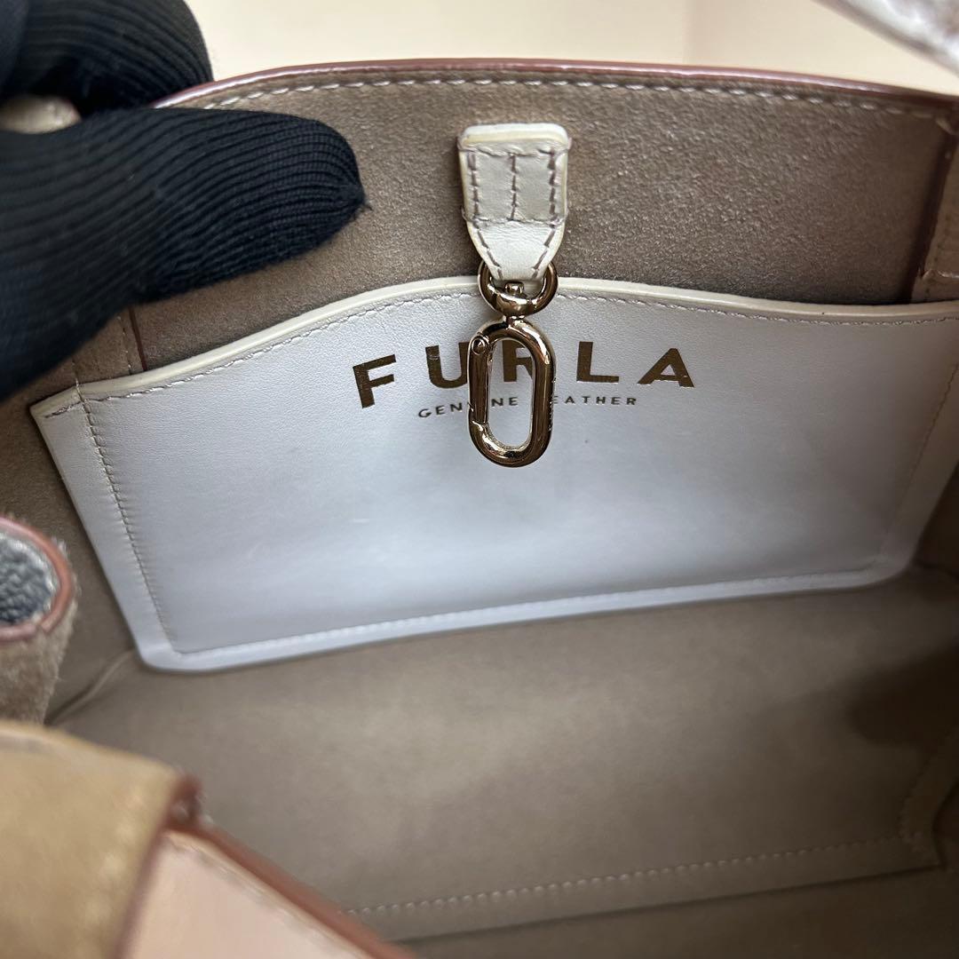 良品　FURLA　フルラ　ジルダ　ショルダーバッグ　2way　レザー　ロゴ　白