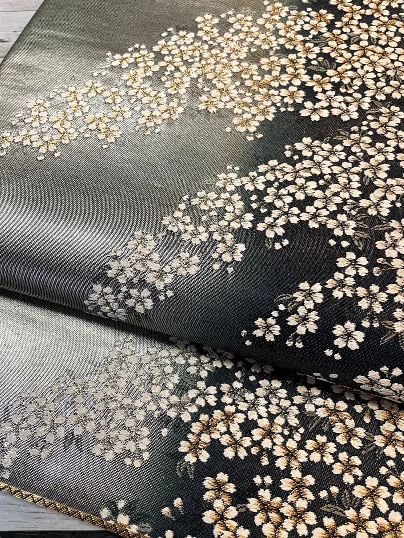 逸品＊正絹 六通柄袋帯 桜舞文様 金銀糸 バイカラー 引箔 美品