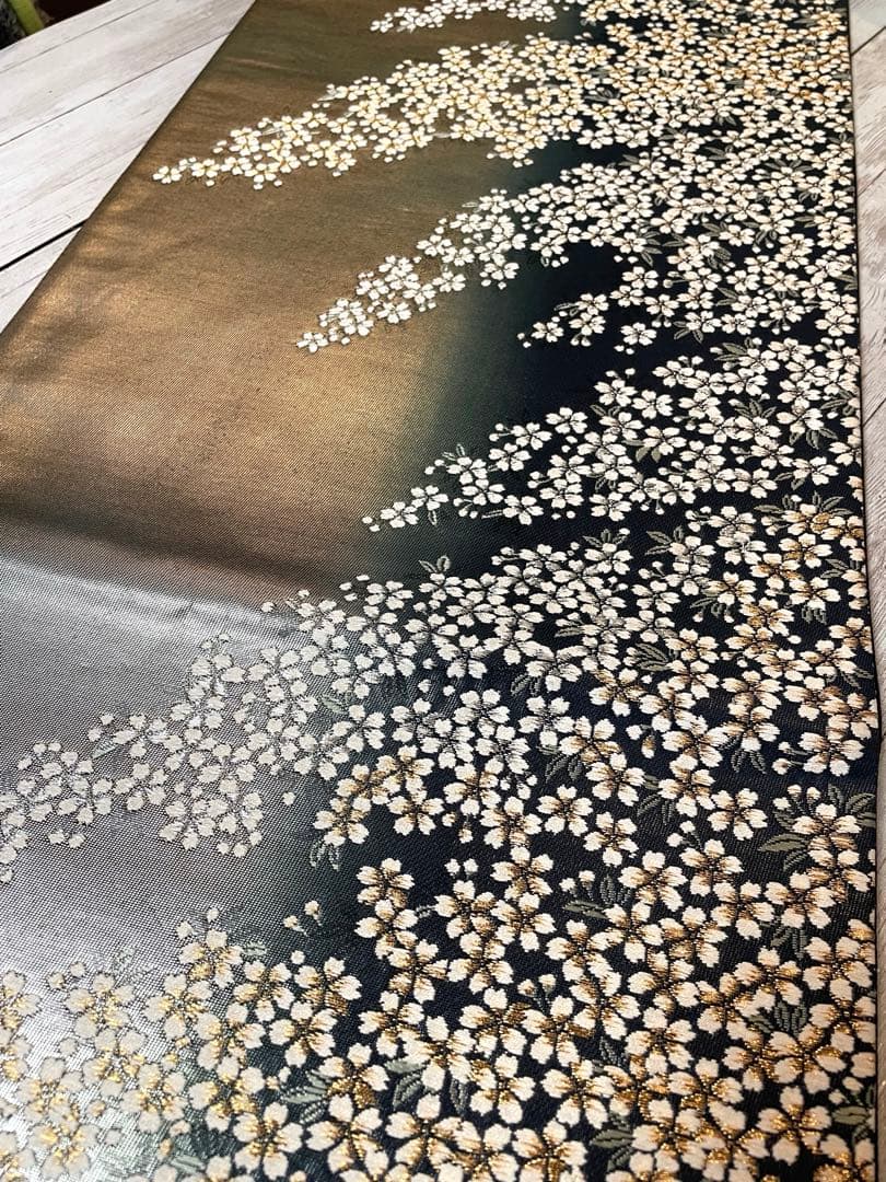 逸品＊正絹 六通柄袋帯 桜舞文様 金銀糸 バイカラー 引箔 美品