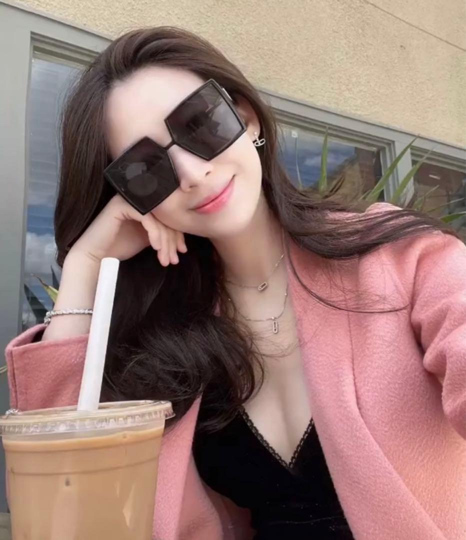 diorスクエアロゴブラックサングラス