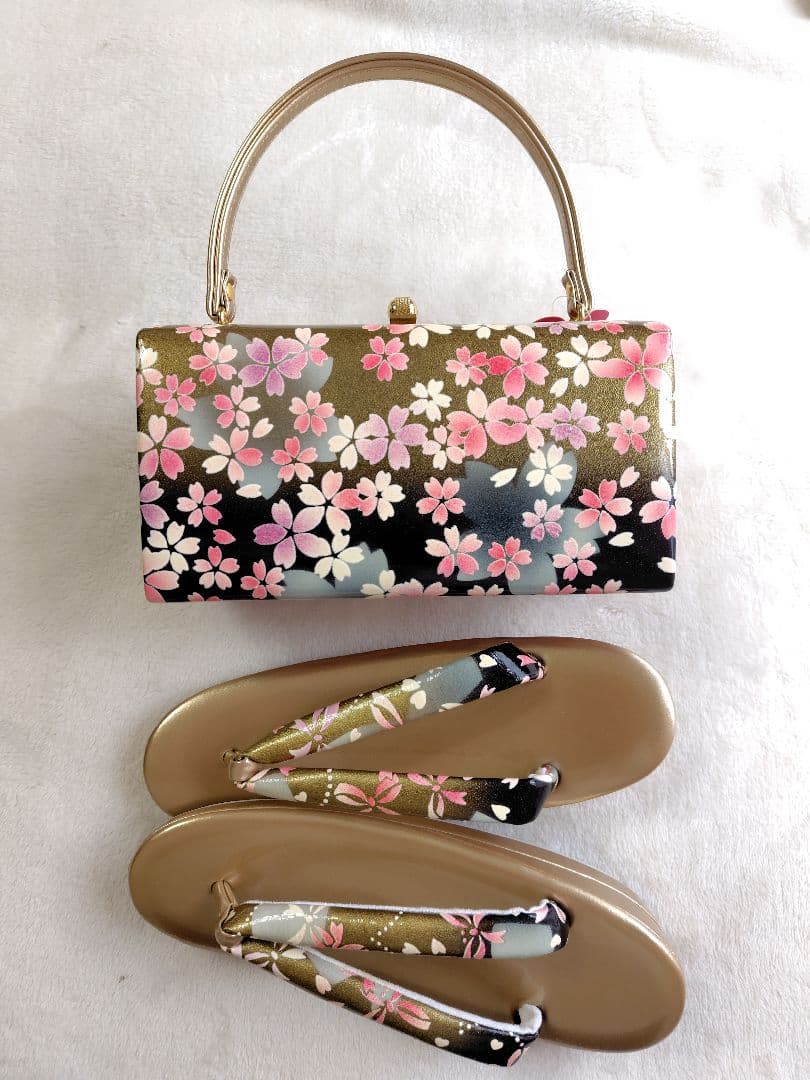 【新品未使用品】和装用バッグと草履セット（フリーサイズ）