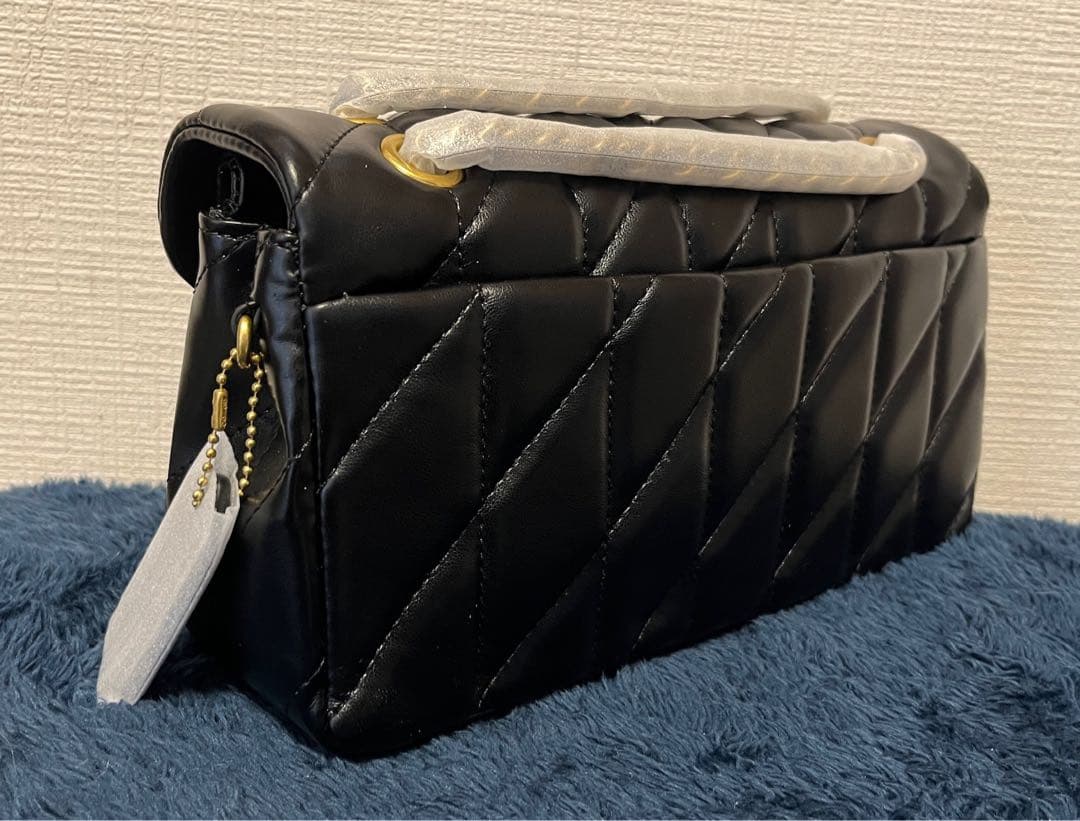 【新品】COACH タビー ショルダー バッグ 26・キルティング　ゴールド金具
