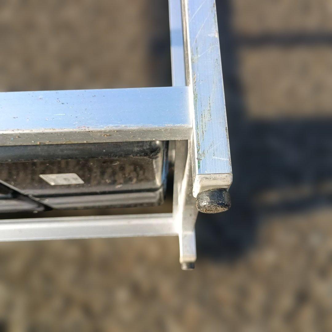 5031）コクヨ　３０本用　傘立て　アルミフレーム 難有