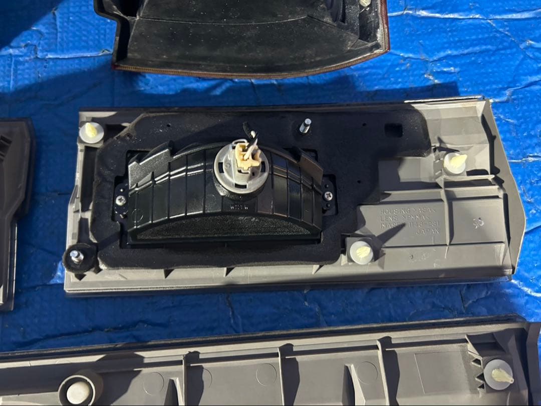 三菱　デリカD5 CV5W テールランプ 左右セット