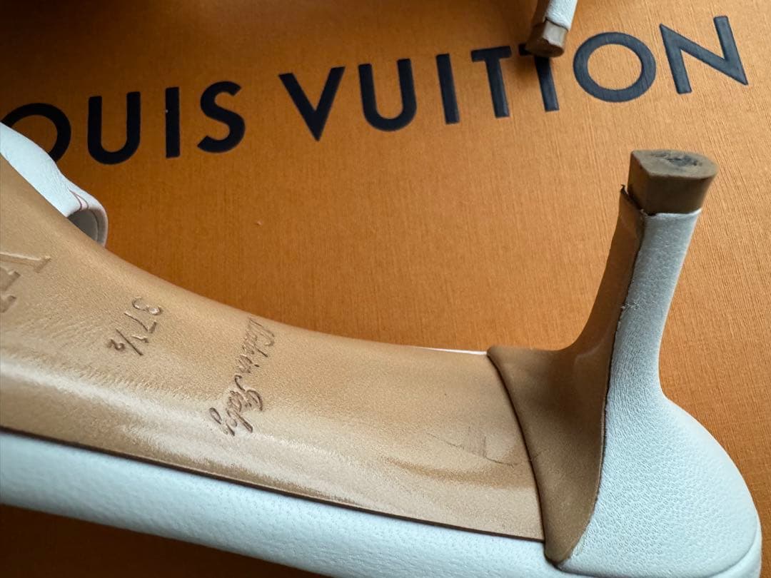 LOUIS VUITTON ホワイト ミュール　みこ