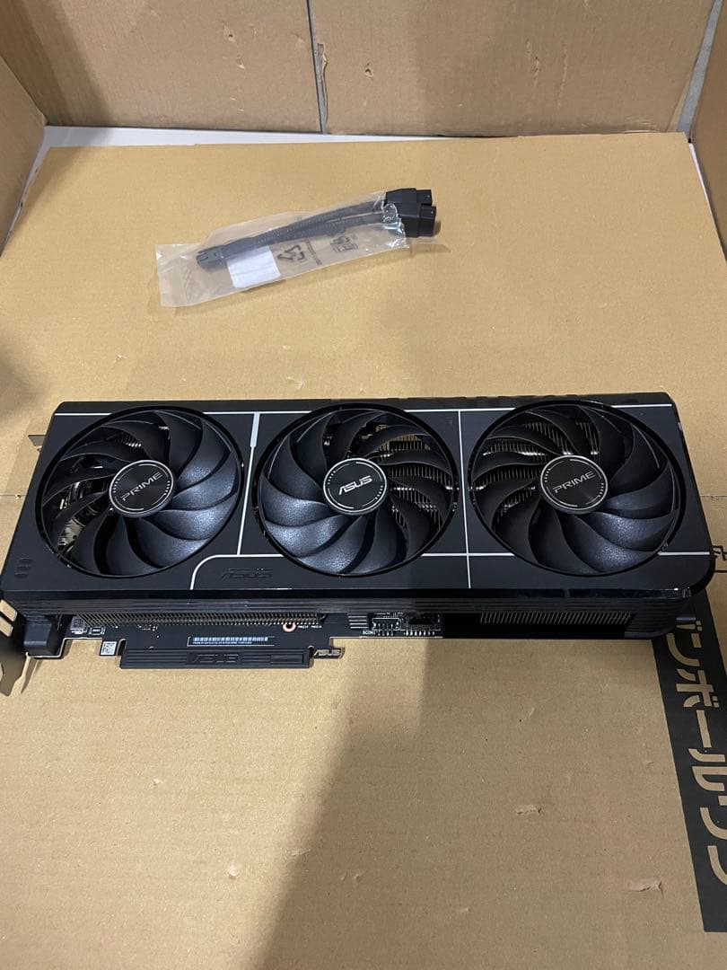 ASUS RTX5070 搭載 ビデオカード PCIe 5.0 12GB