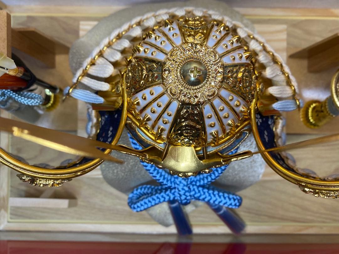 東京久月　五月人形　兜飾り白木木目パノラマクリルケース入