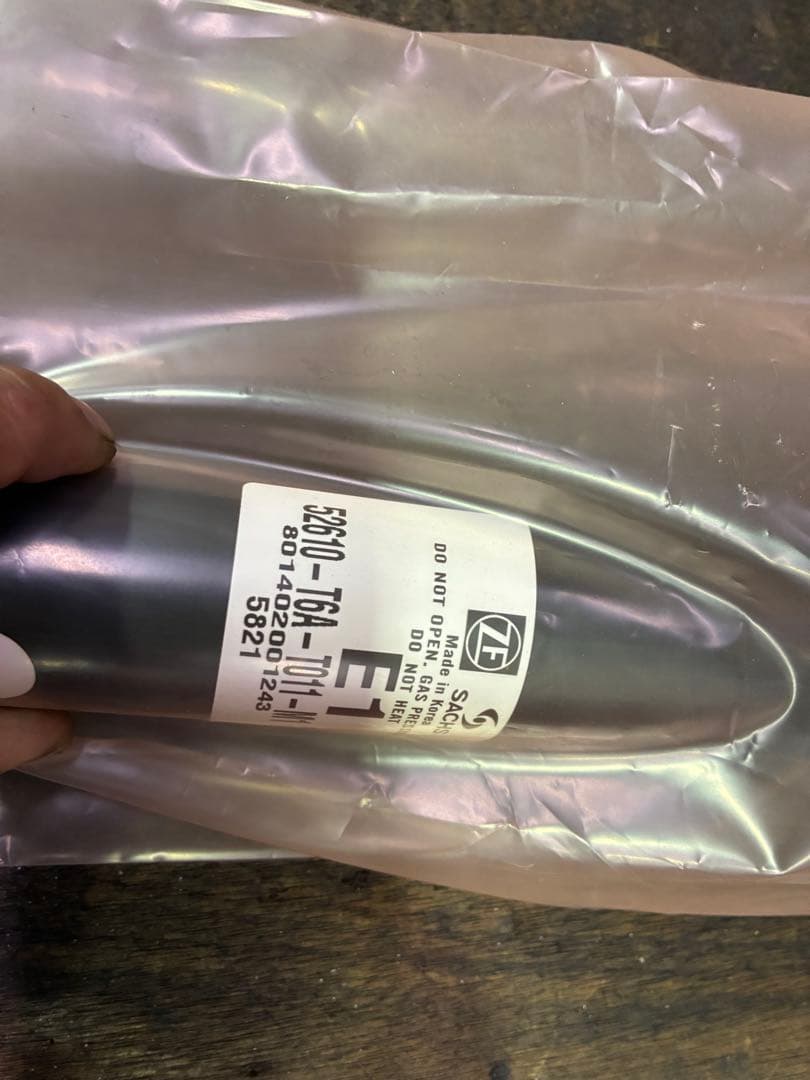 ホンダ　オデッセイ　RC1 新品、未開封SACHS E1 ショックアブソーバー