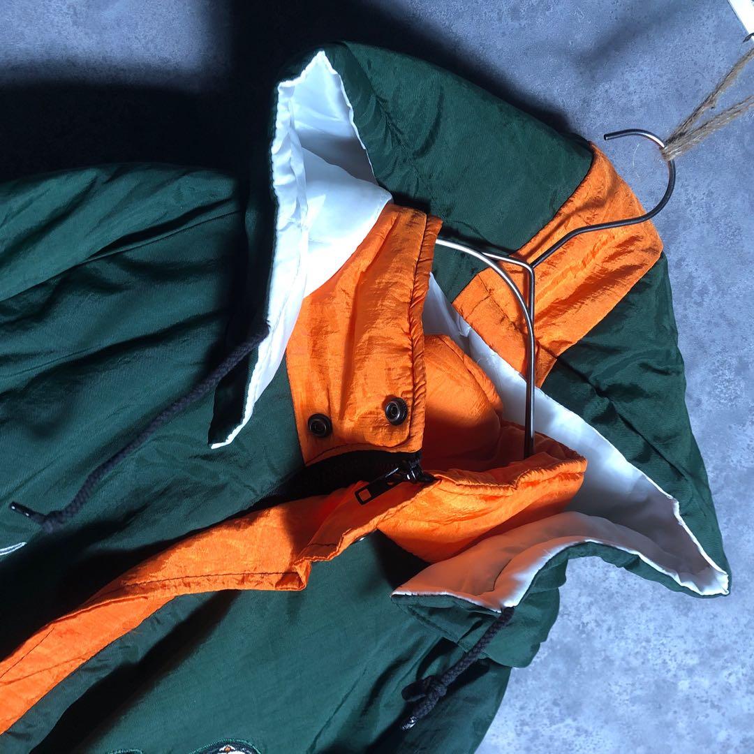 中綿 ナイロンジャケット 背面刺繍デザイン 袖ライン キルティング オフホワイト