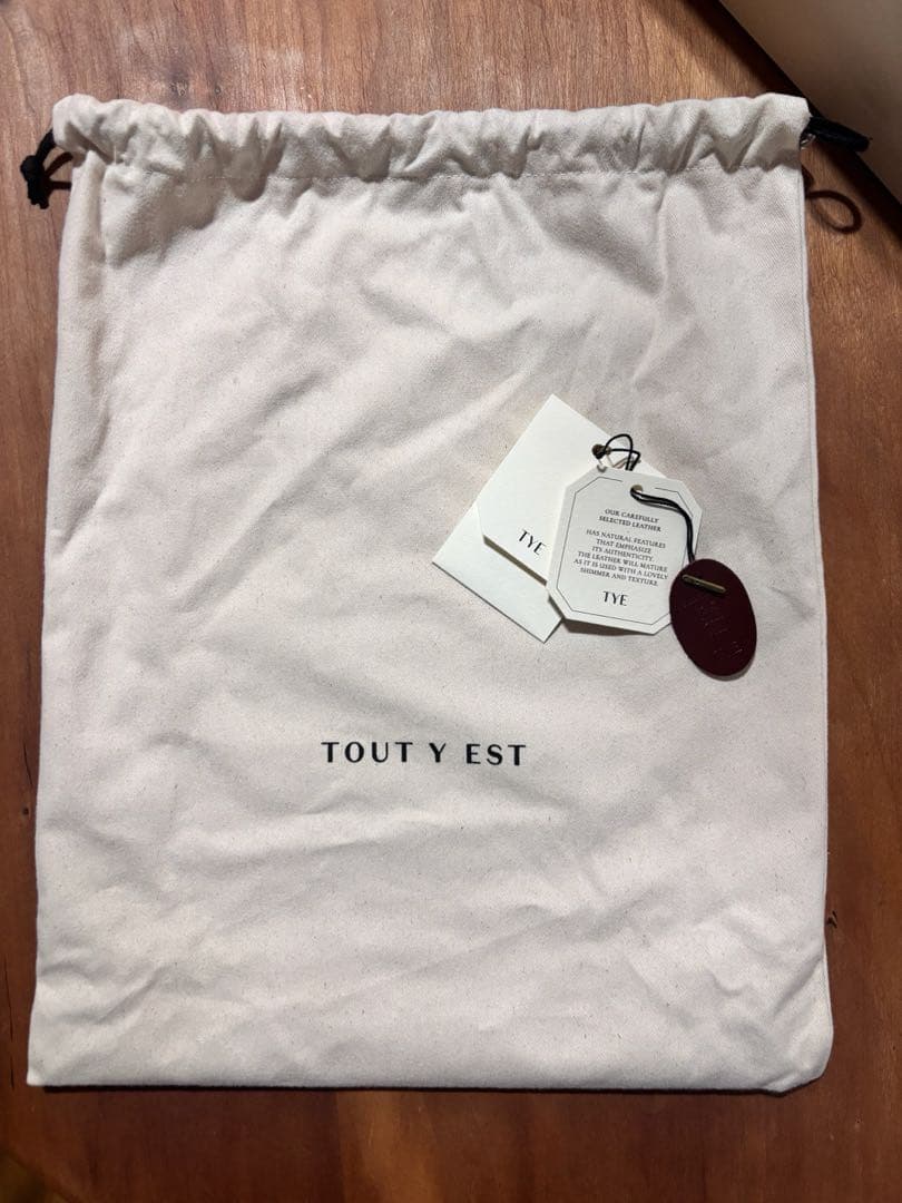 TOUT Y EST ポルメミニバッグ バーガンディ