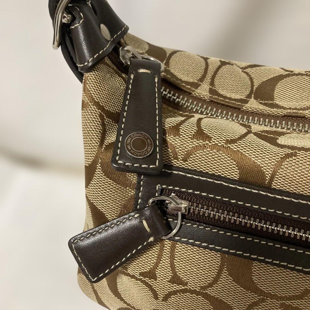 COACH　アクセサリーポーチ★極美品ハンドバッグ シグネチャー　6044