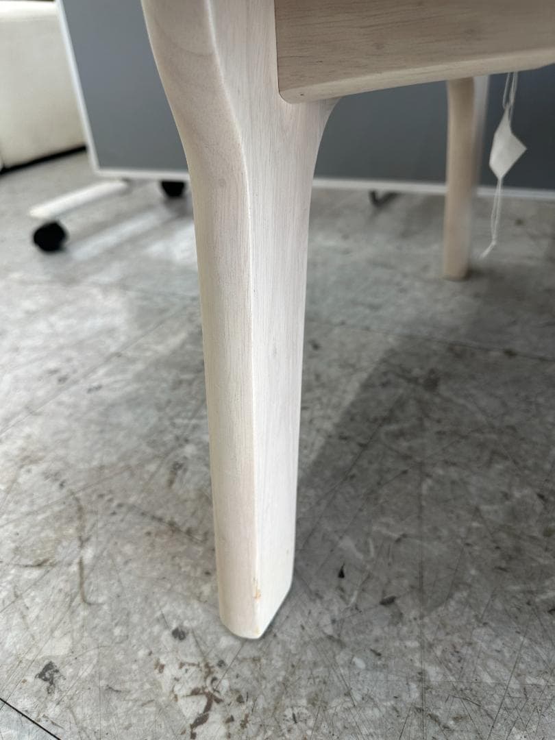 ニトリ　ダイニングチェア　リラックスワイド　オレンジ