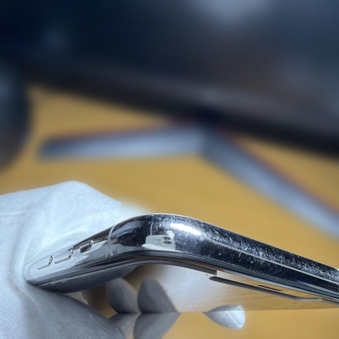 iPhone11 pro シルバー　256GB SIMロック解除手続き済み