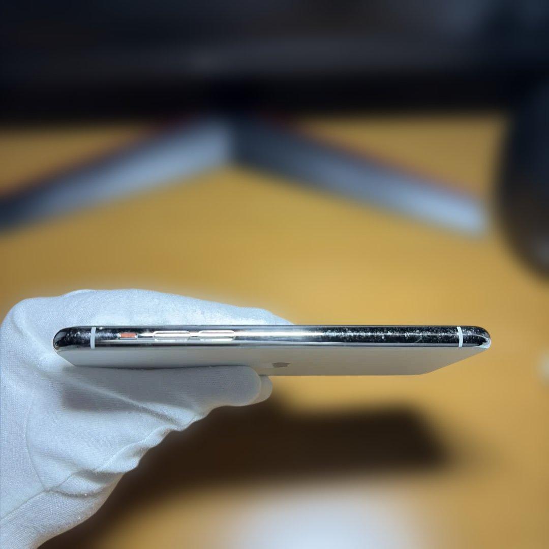 iPhone11 pro シルバー　256GB SIMロック解除手続き済み