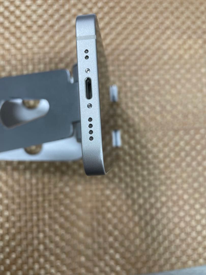 iPhone 13 mini 128 GB スターライトSIMフリー【9346】