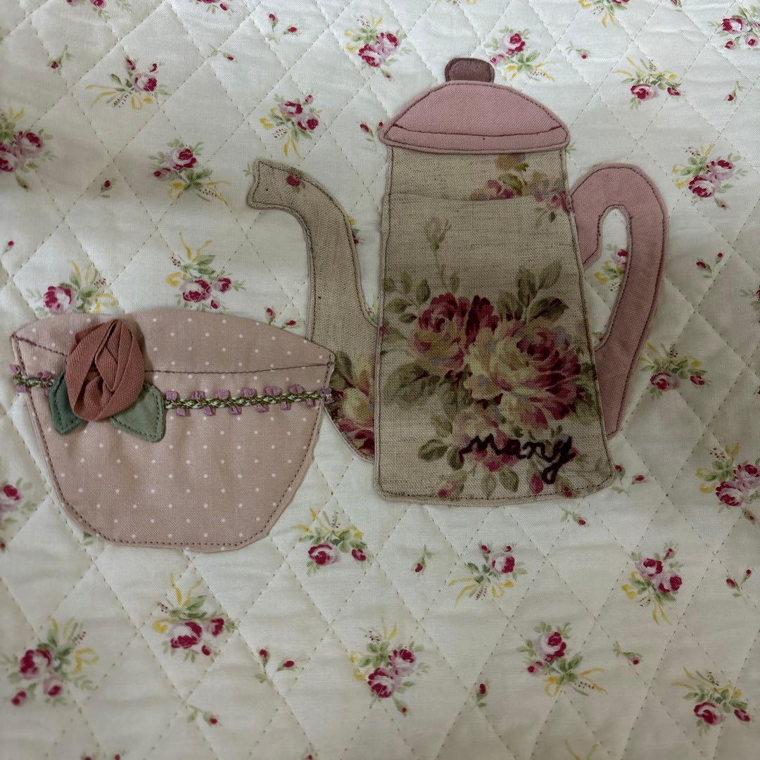 マニー　エプロン&ティーコゼー　コラージュ