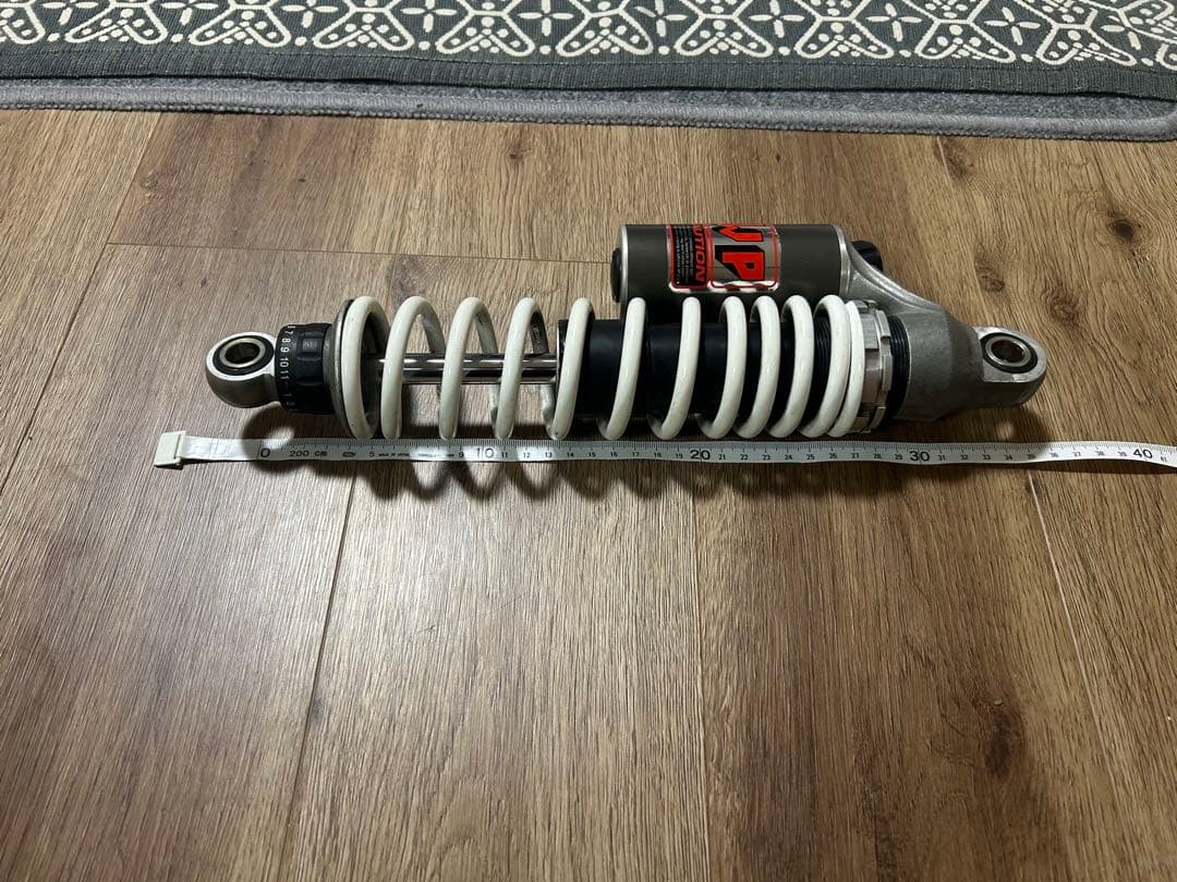 D*n様 WPサスペンション　ホワイトパワー　リアサスペンション　Vmaxから取