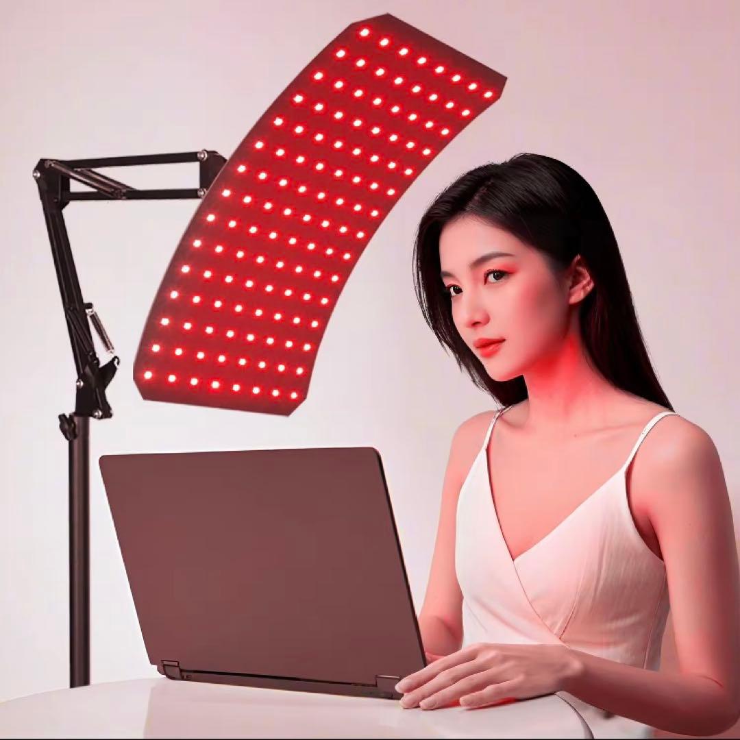 エイジングケアに最適！　近赤外線赤色EDライトセラピー パネル型 ／スタンド付き