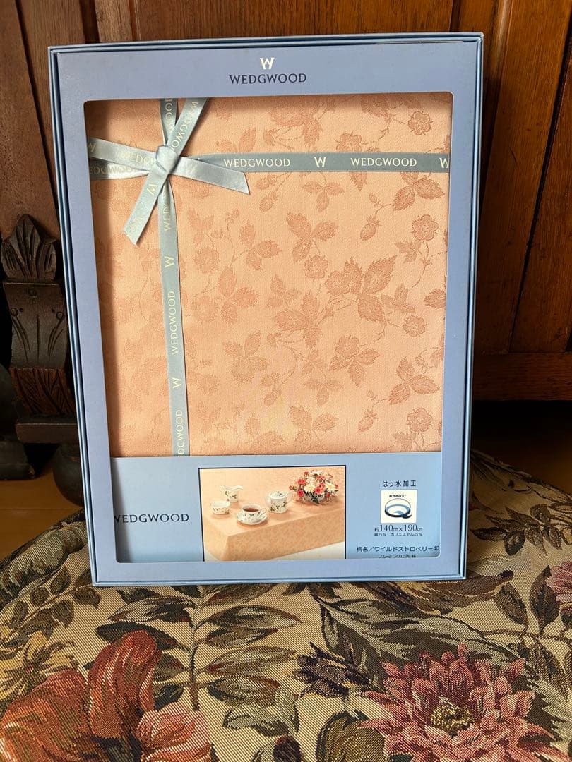  テーブル用品 ワイルドストロベリー　140cm×190cm