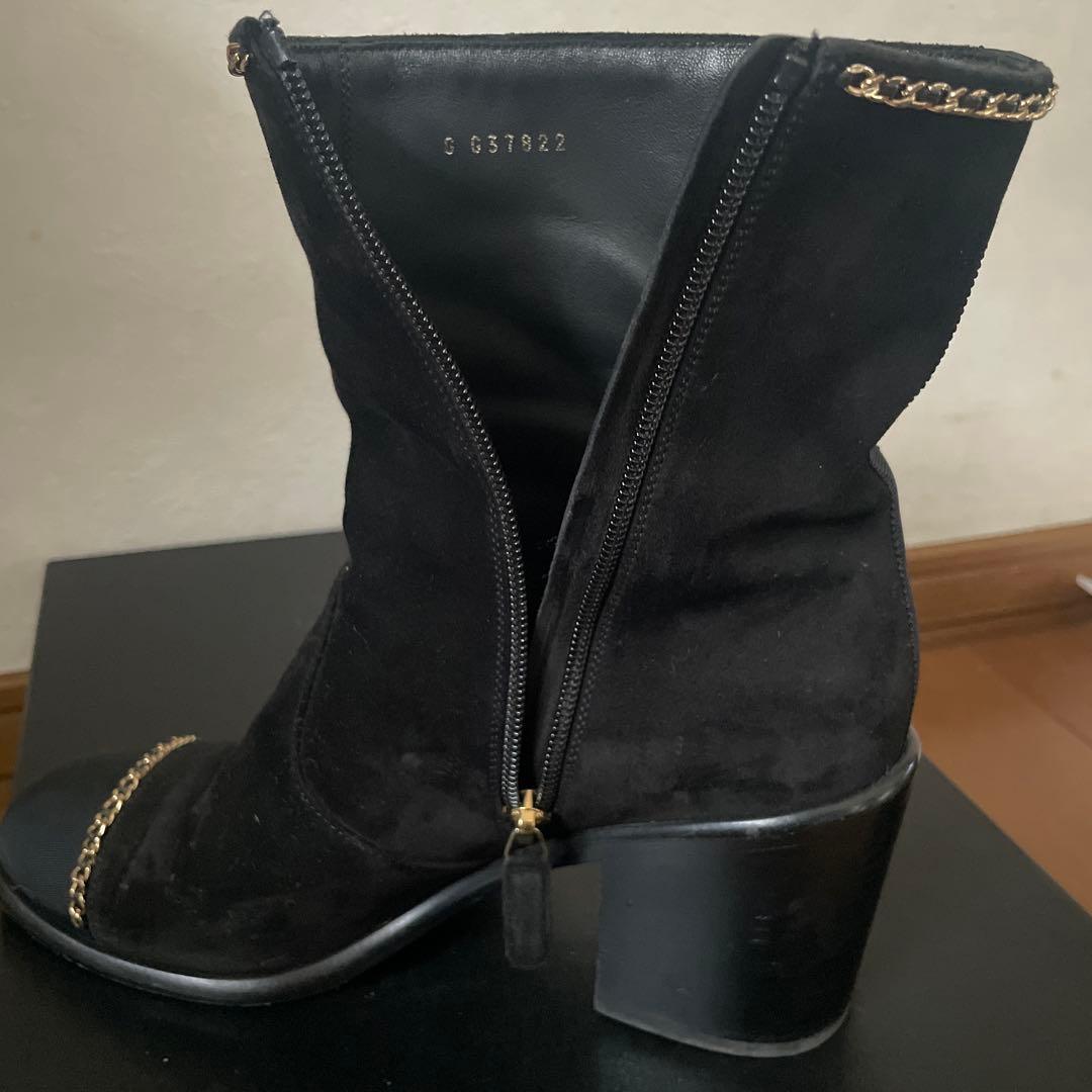 CHANEL 黒　スエード　ショートブーツ