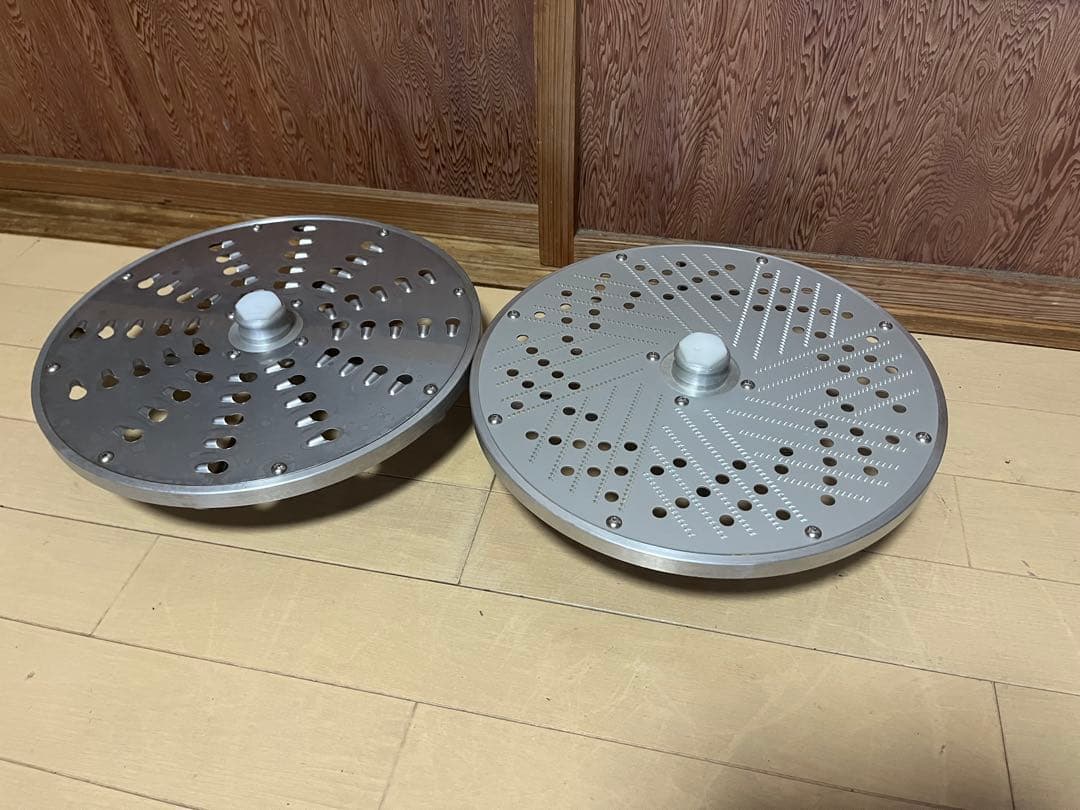 大道　オオミチ　業務用野菜スライサーOMV-300D 100v 4種刃付き動作品