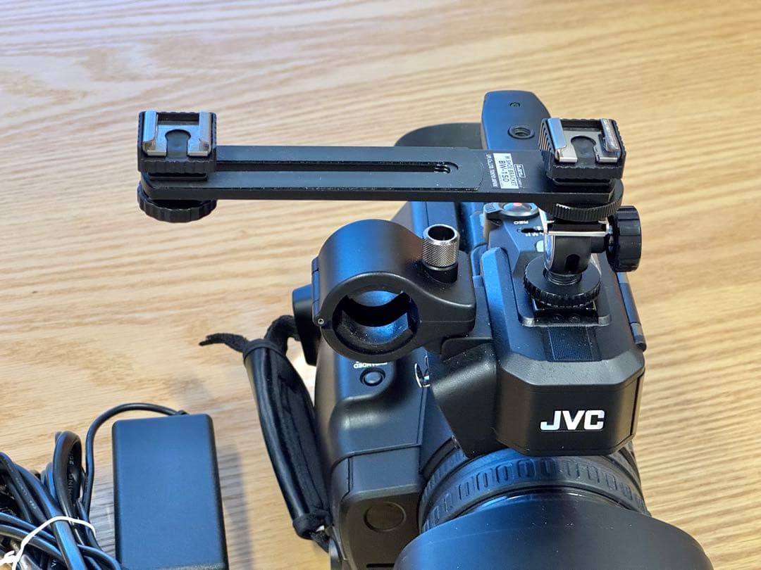 JVC 4Kビデオカメラ ケース付き　GY-HM175