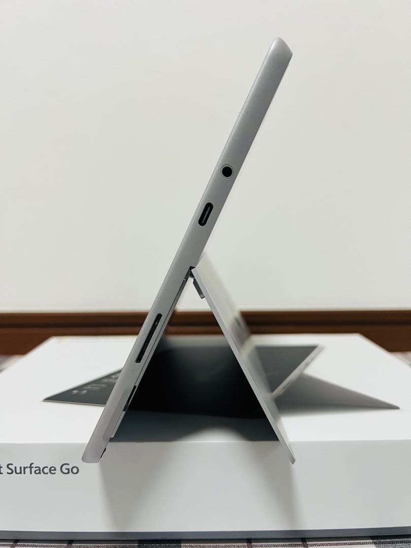 【高性能：美品】SURFACE GO 8G/128G Office/win11