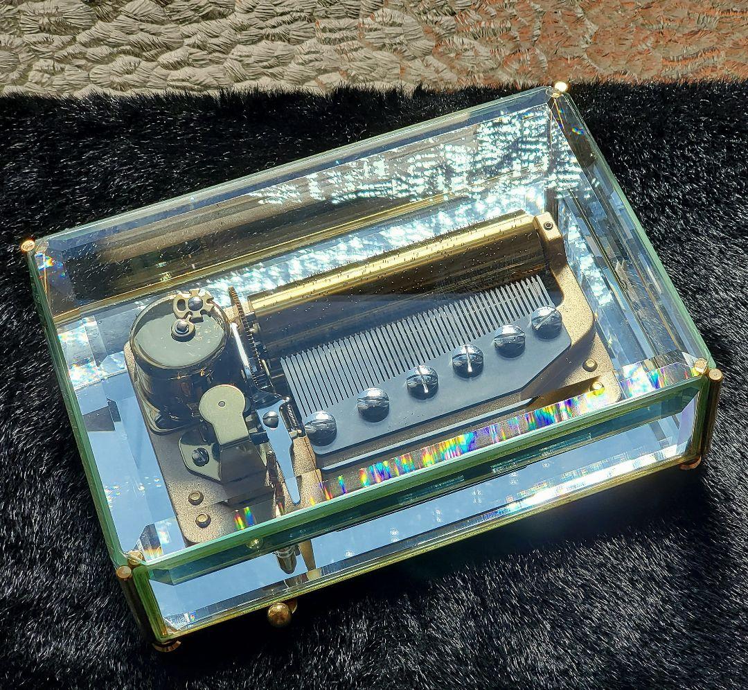 【Music Box Company】『50弁 クリスタルBOX』50N-1T3