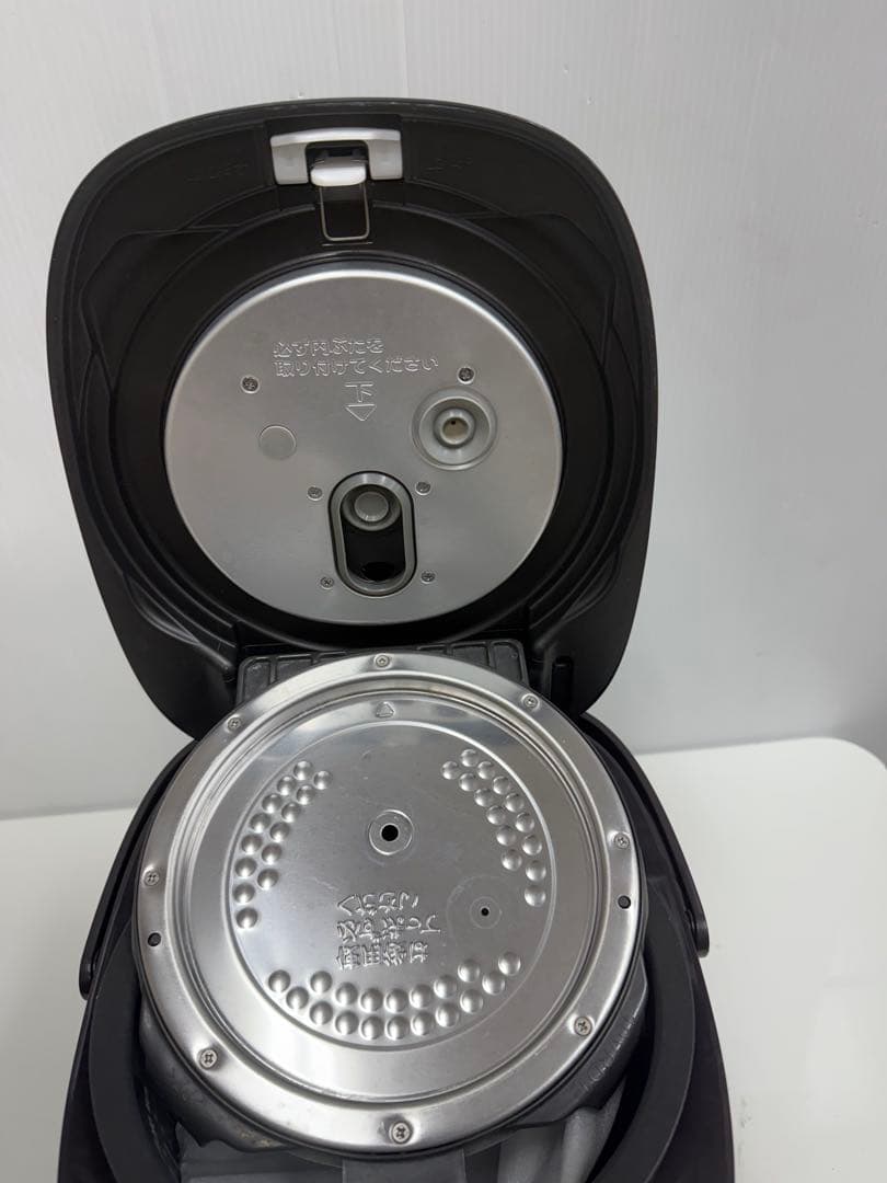 TOSHIBA 真空圧力IH ジャー炊飯器RC-10VRVE3 2023年製