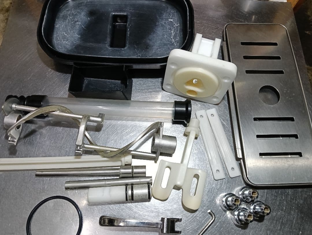 ジャンク品 ソフトクリームフリーザー SFN8WP1 三菱重工空調システム